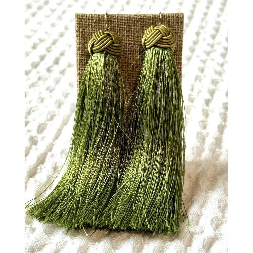 VINTAGE KNOT EARRINGS WITH GREEN TASSELS THREAD 4.75
